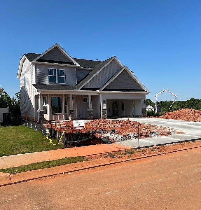 2nd image of 222 Chapel Creek Ct