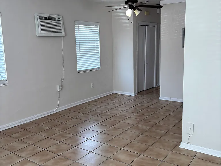 1258 Alhambra Cir #2 — Photo 7