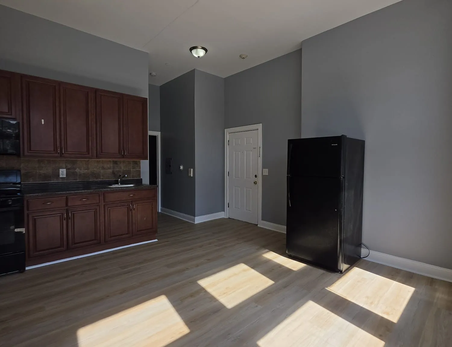 403 Avenue C — Photo 1
