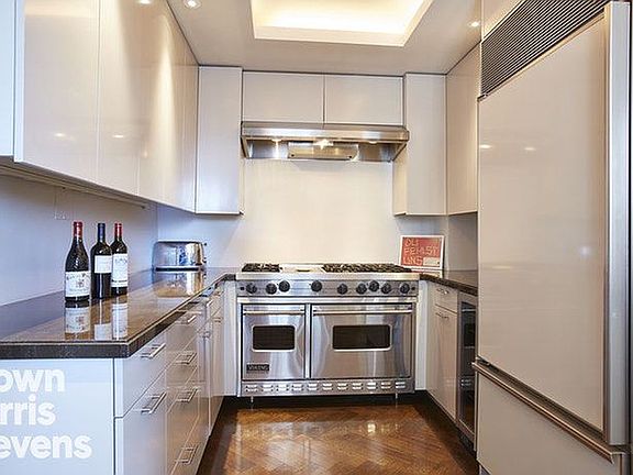 5th image of 150 E 69th St #16-T