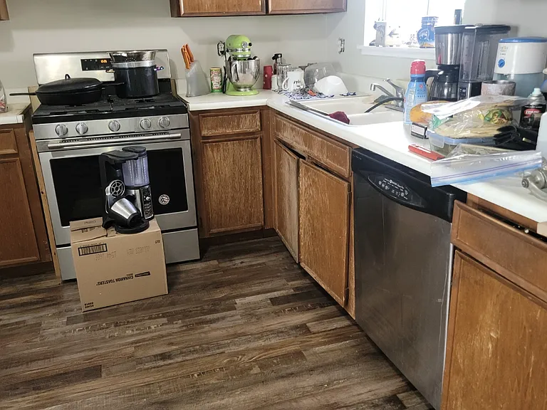 809 Antigua St — Photo 3