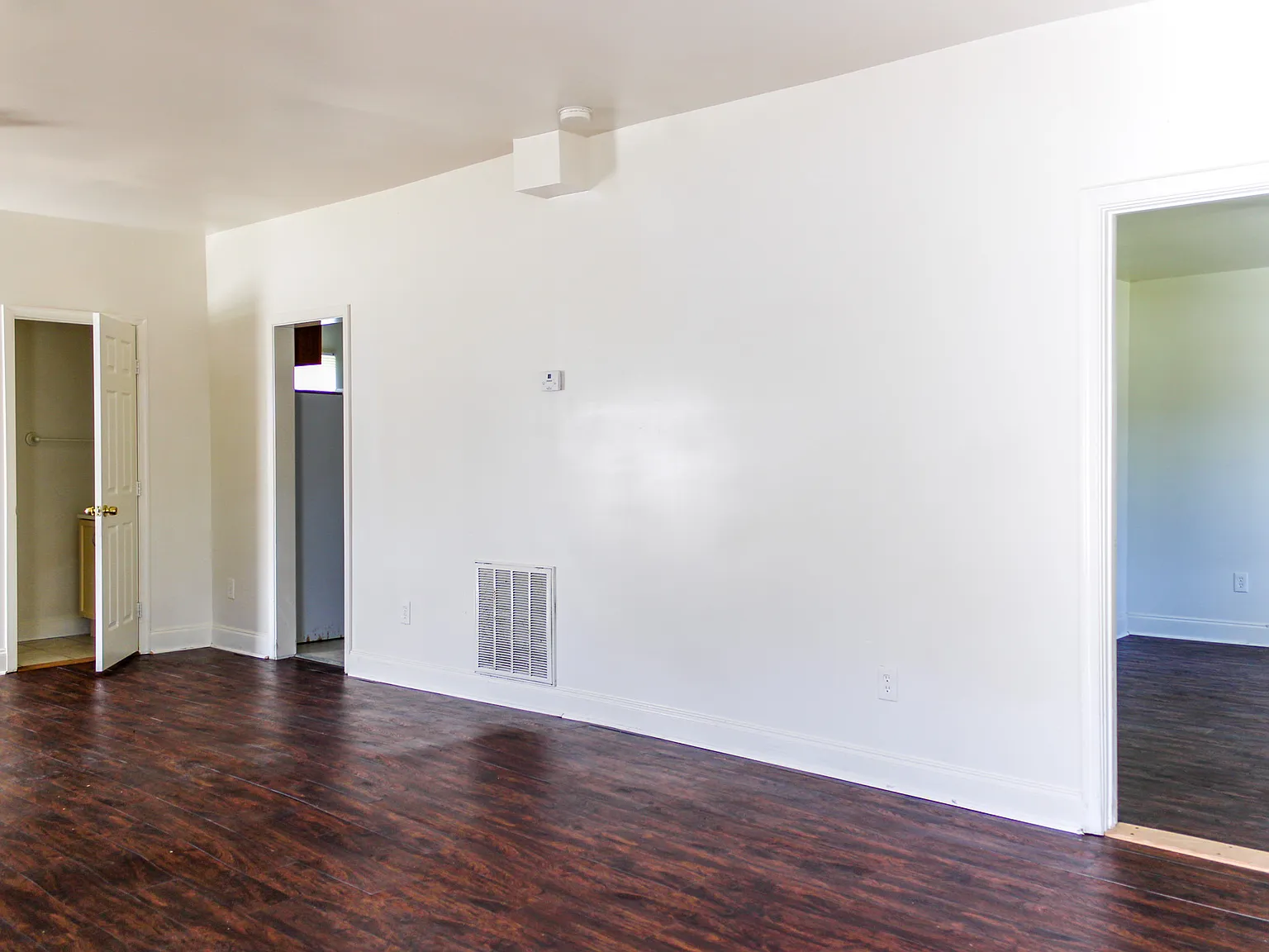 3 bed, 1400 sqft, $1,599 — Photo 3