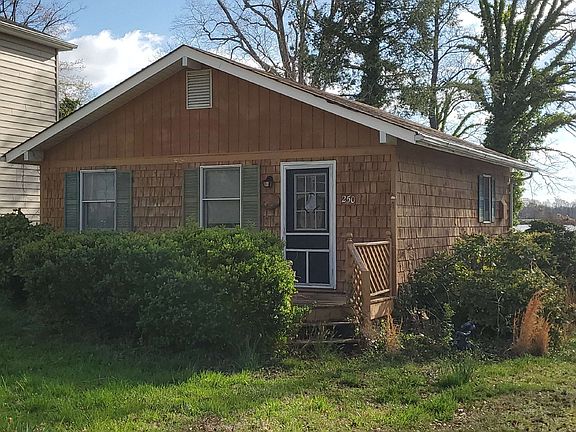 2nd image of 250 Holiday Ln