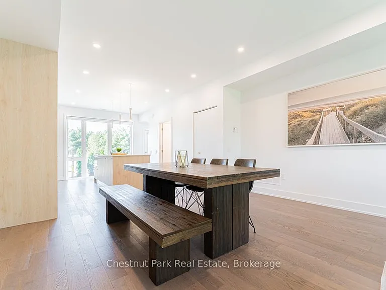 29 Rockmount Cres — Photo 12