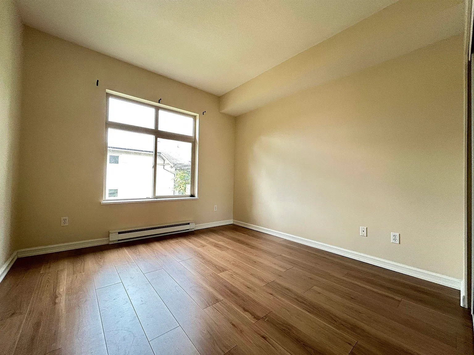 1 bed, 794 sqft, $1,900 — Photo 3