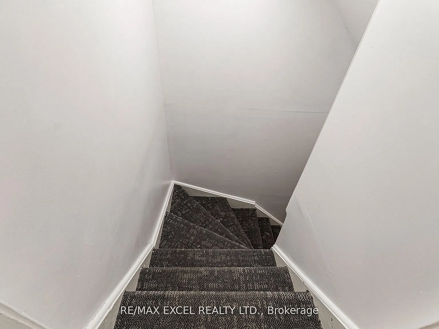 5 bed, $2,999 — Photo 2