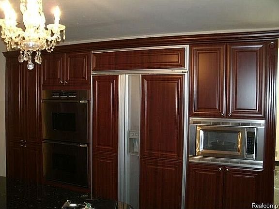 5th image of 39388 Geneva Dr