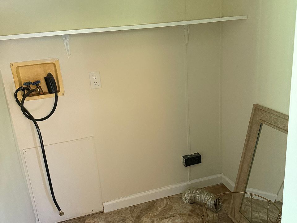 1st image of 324 Andrew Cir