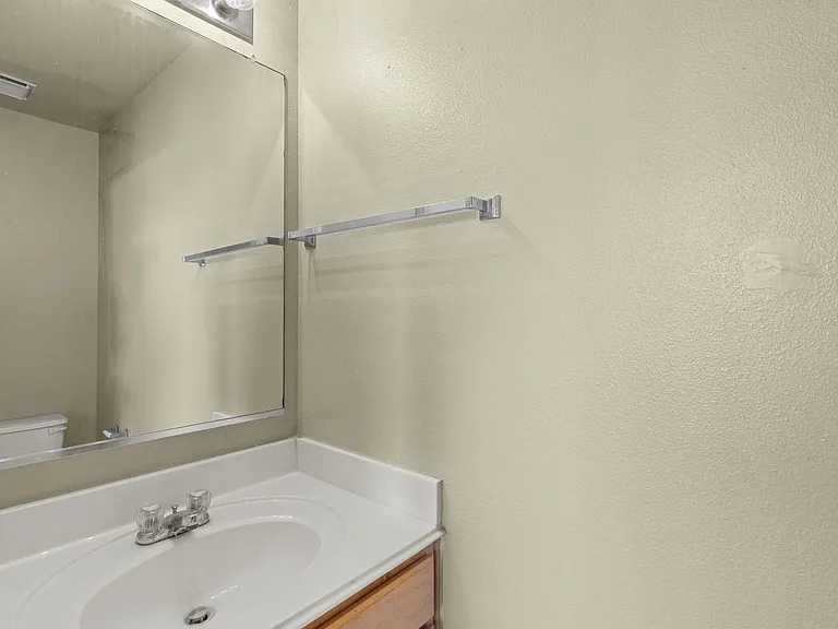 105 Green Isle Ave #120 — Photo 8