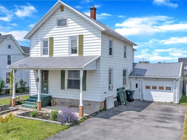 45 Park Ave, Middleport, NY 14105
