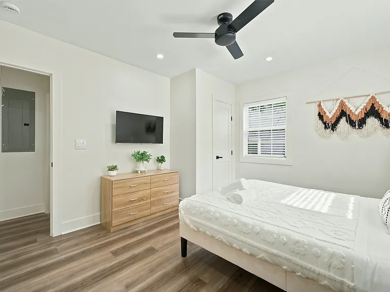 582 Hamilton E Holmes Dr NW — Photo 10