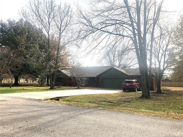1st image of 11990 Stonehedge Dr