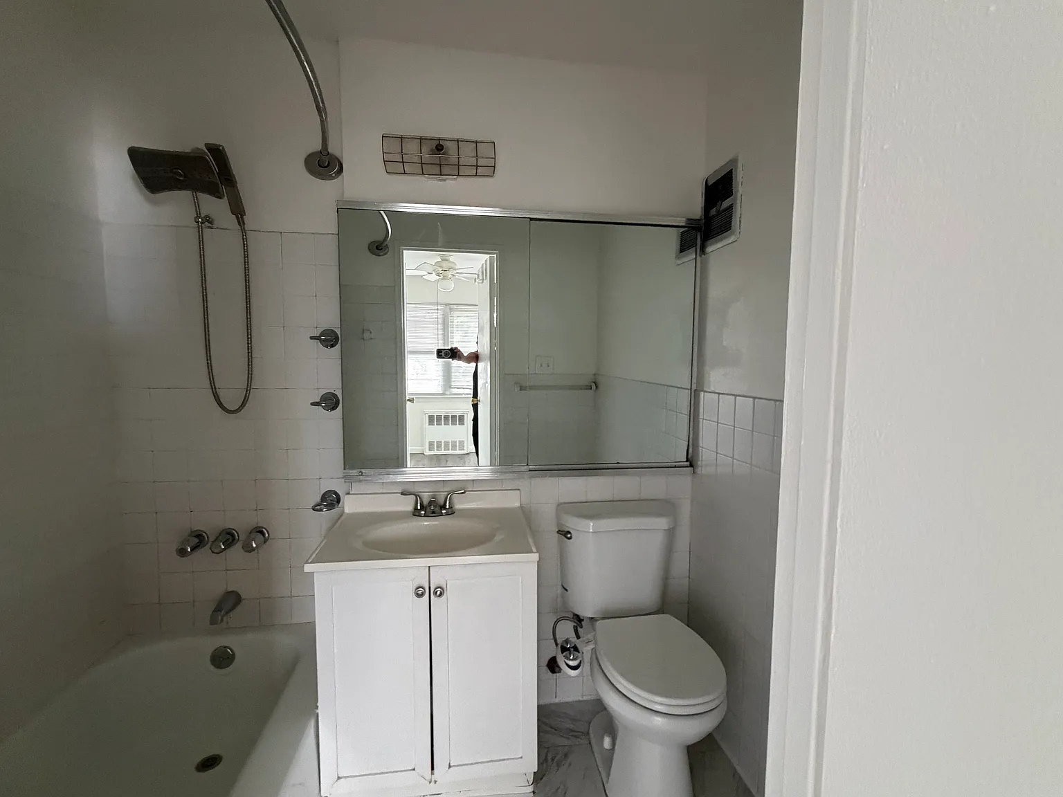 Studio, 650 sqft, $2,250 — Photo 4