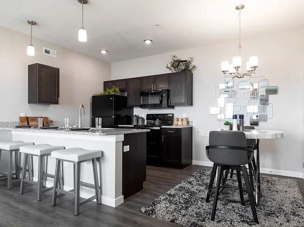 3601 N Mountain View Rd #F002