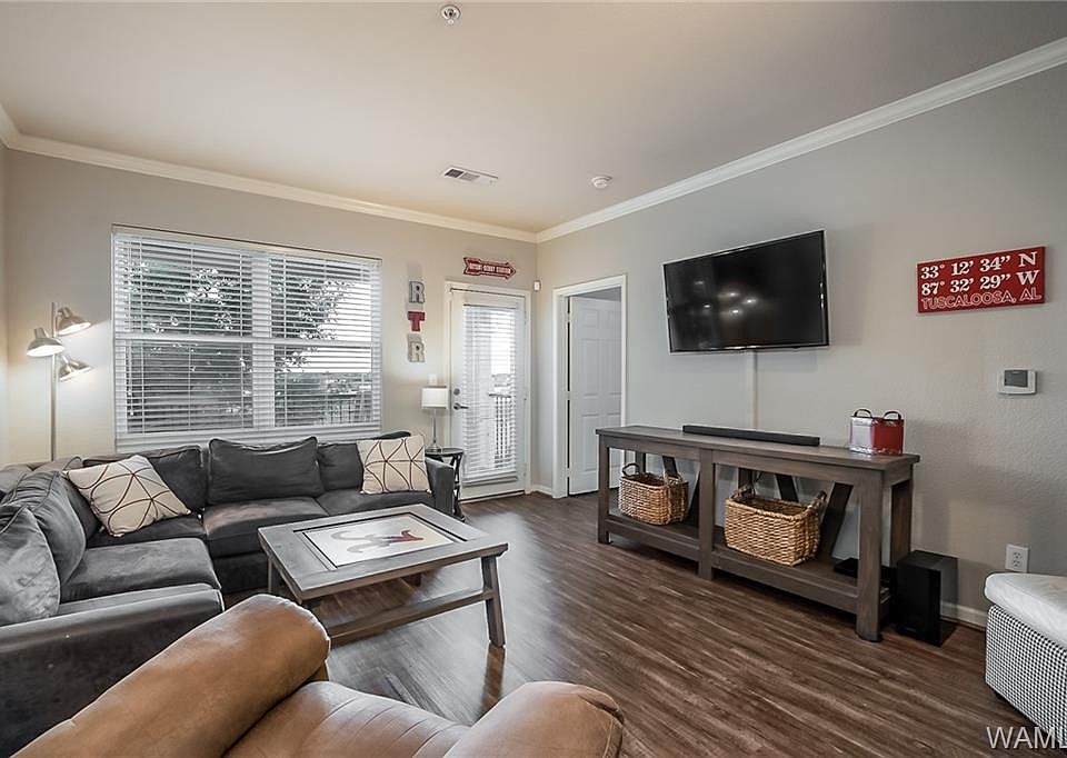 1st image of 600 13th St Unit 545