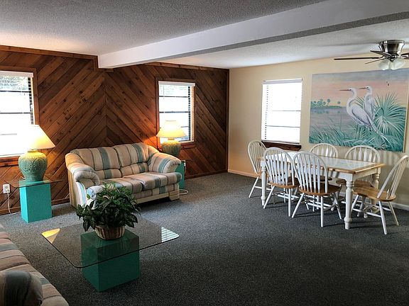 3rd image of 16 Heilwood St APT 4