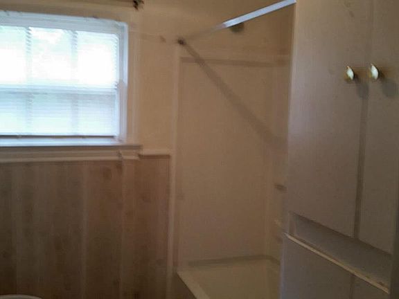 3rd image of 1320 2nd Ave S