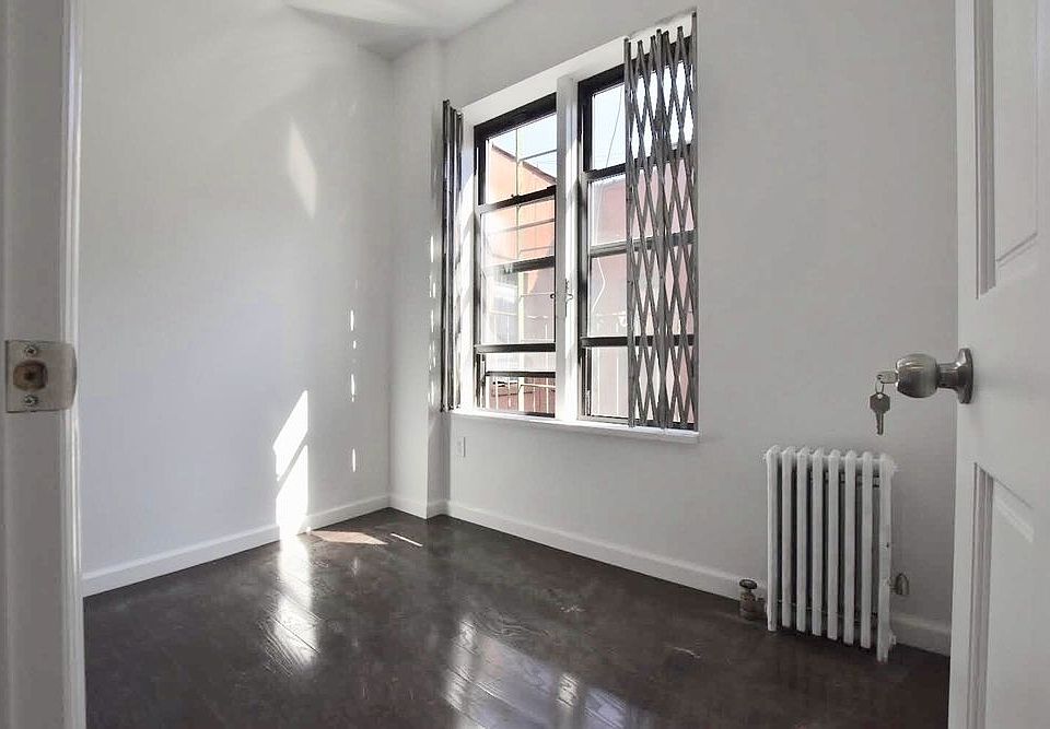2nd image of 80 Madison St APT 26