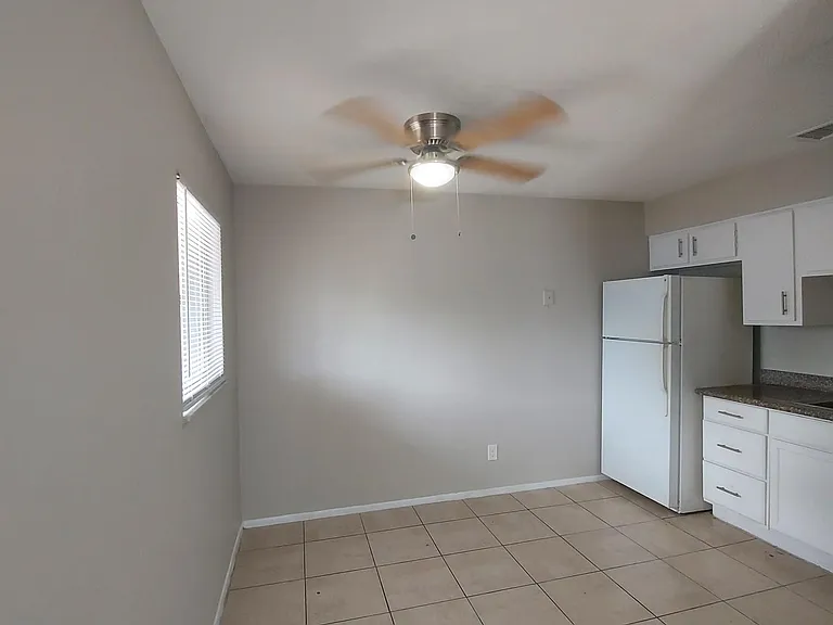 2119 Hanson St — Photo 2