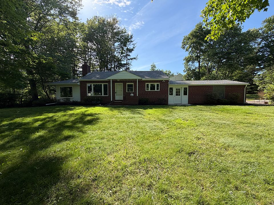 1st image of 1014 Pecan Dr