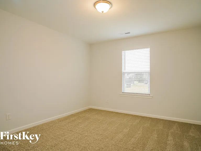 411 Windy Farm Dr — Photo 9