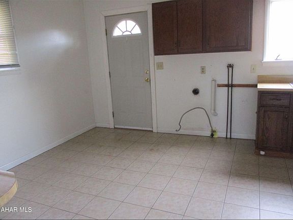 5th image of 309 E Bell Ave