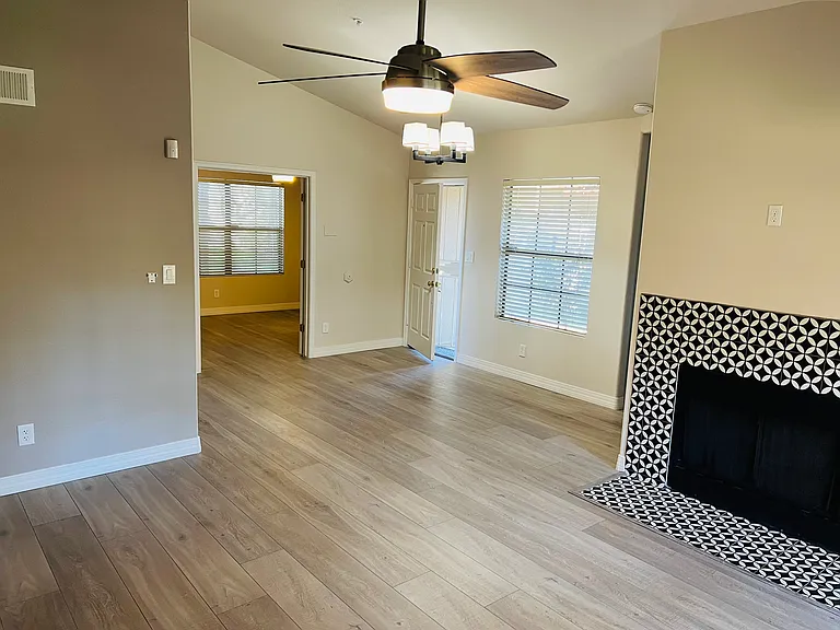 6885 E Cochise Rd — Photo 18