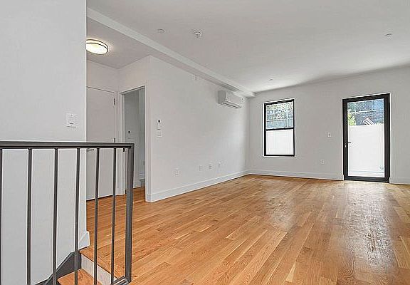 4th image of 216 Boerum St #B1