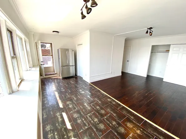 3131 Grand Concourse image 15 of 33