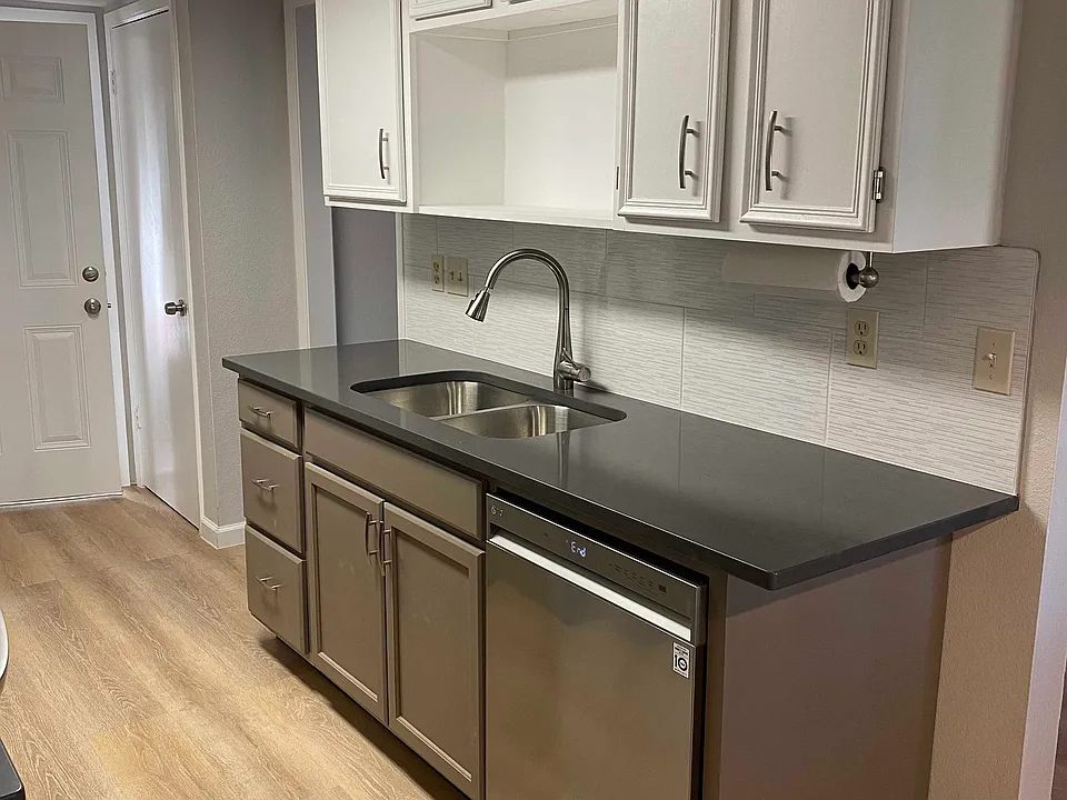 8812 Clearbrook Trl #B