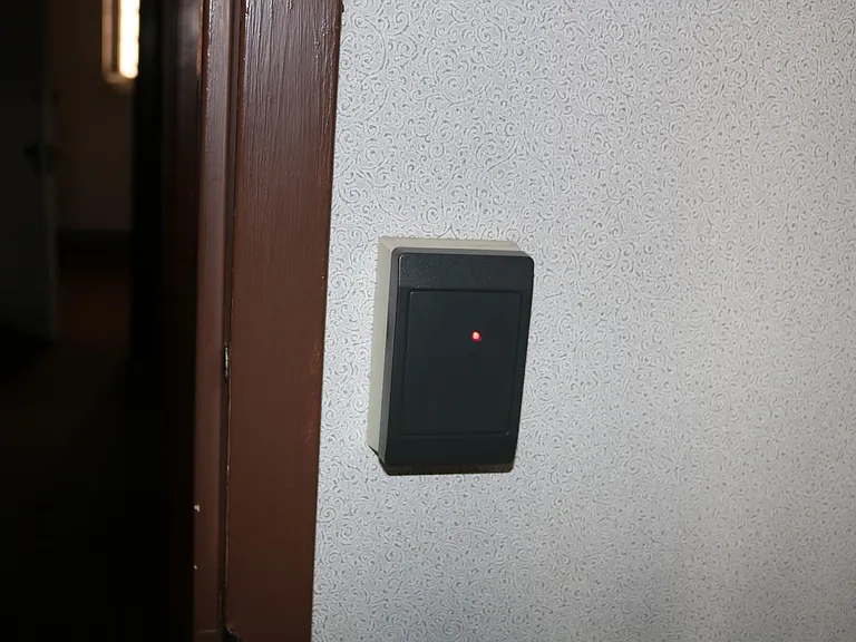 Keyless entry to the apartment