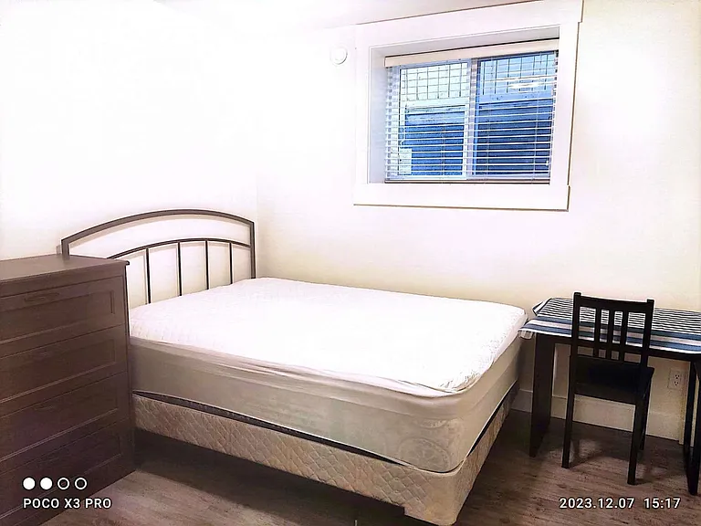 44XX Huxley Ave #BASEMENT — Photo 6