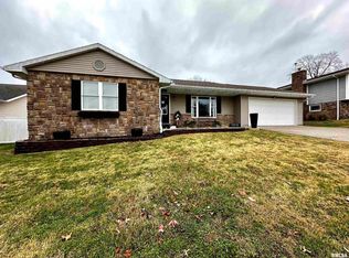 13 Peachtree Pl, Harrisburg, IL 62946