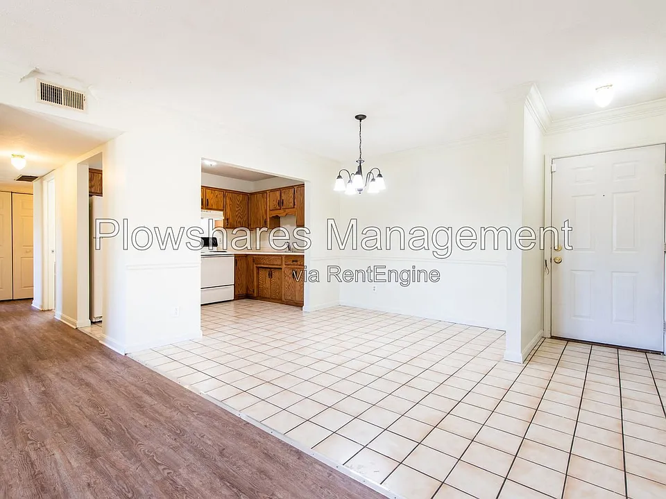 100 E Florence Ave #7