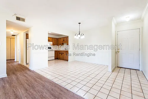100 E Florence Ave #7 Photo 1 100 E Florence Ave #7 Photo 1