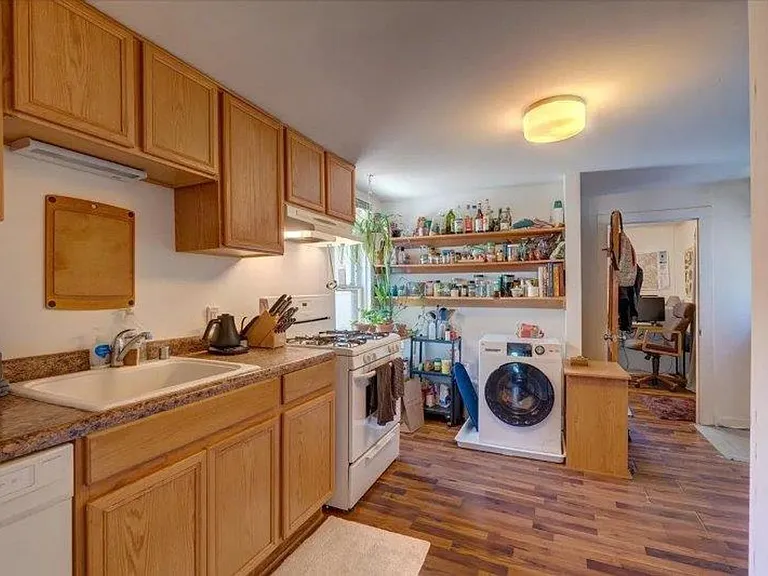 1145 Williamson St — Photo 7