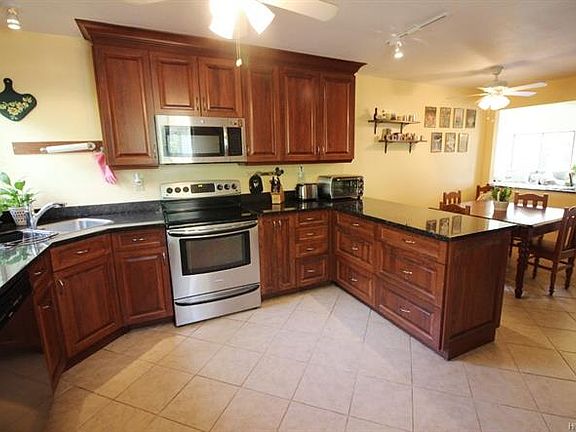 2nd image of 72 Eleanor Dr