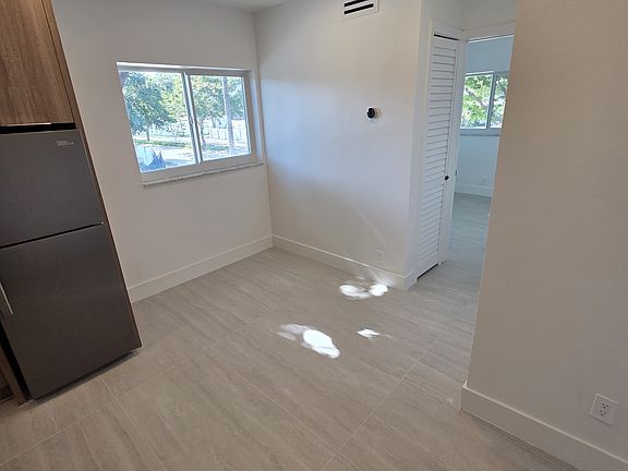 2nd image of 1301 NE 13th Ave APT 21