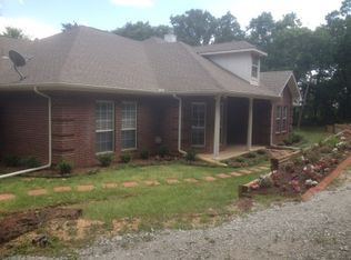9982 Yellow Rose Ln, Pilot Point, TX 76258