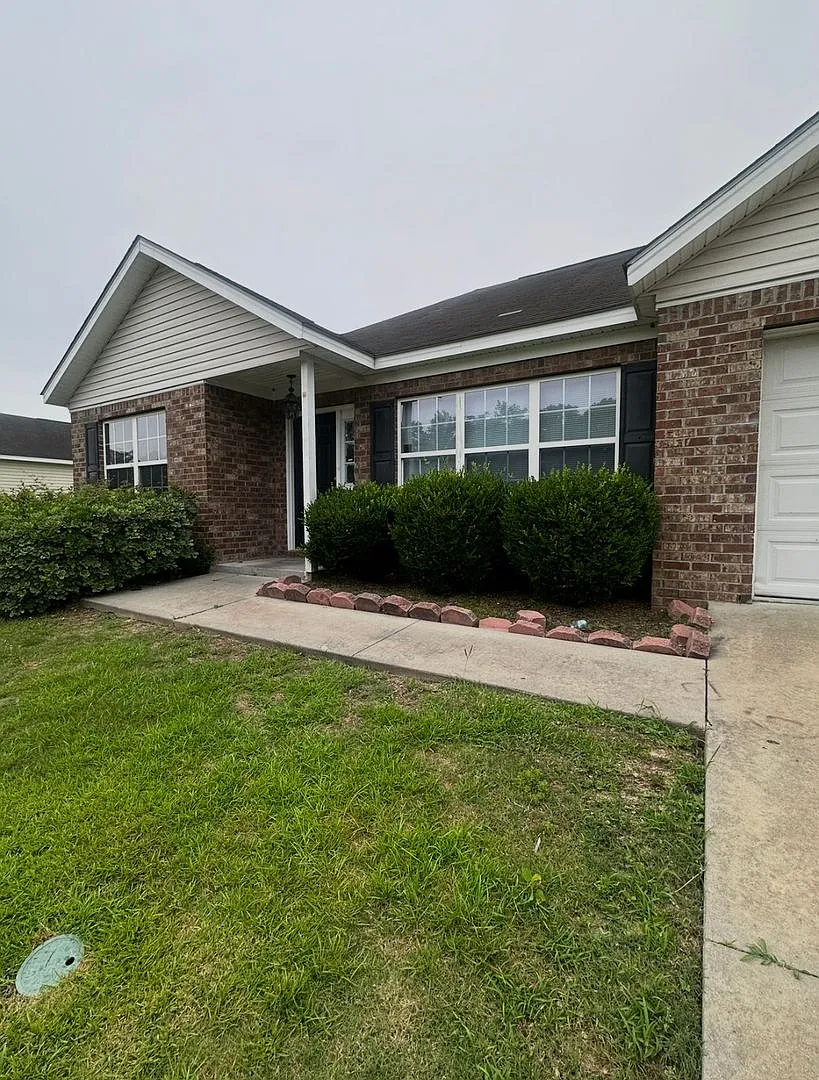 Building Photo - 9028 Whispering Pines Blvd