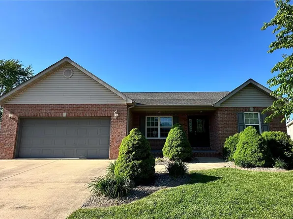 1006 E Cedar St, New Baden, IL 62265