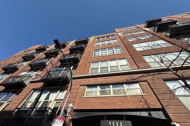 1st image of 1500 W Monroe St Unit 524