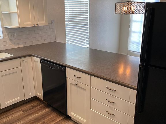 4th image of 20 S Buena Vista Ave Unit 113