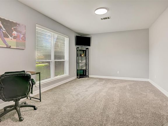 4th image of 3614 Elms Ct