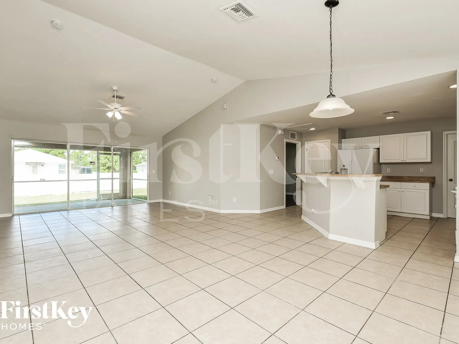 3 bed, 2.0 bath, 1408 sqft, $2,205 — Photo 4