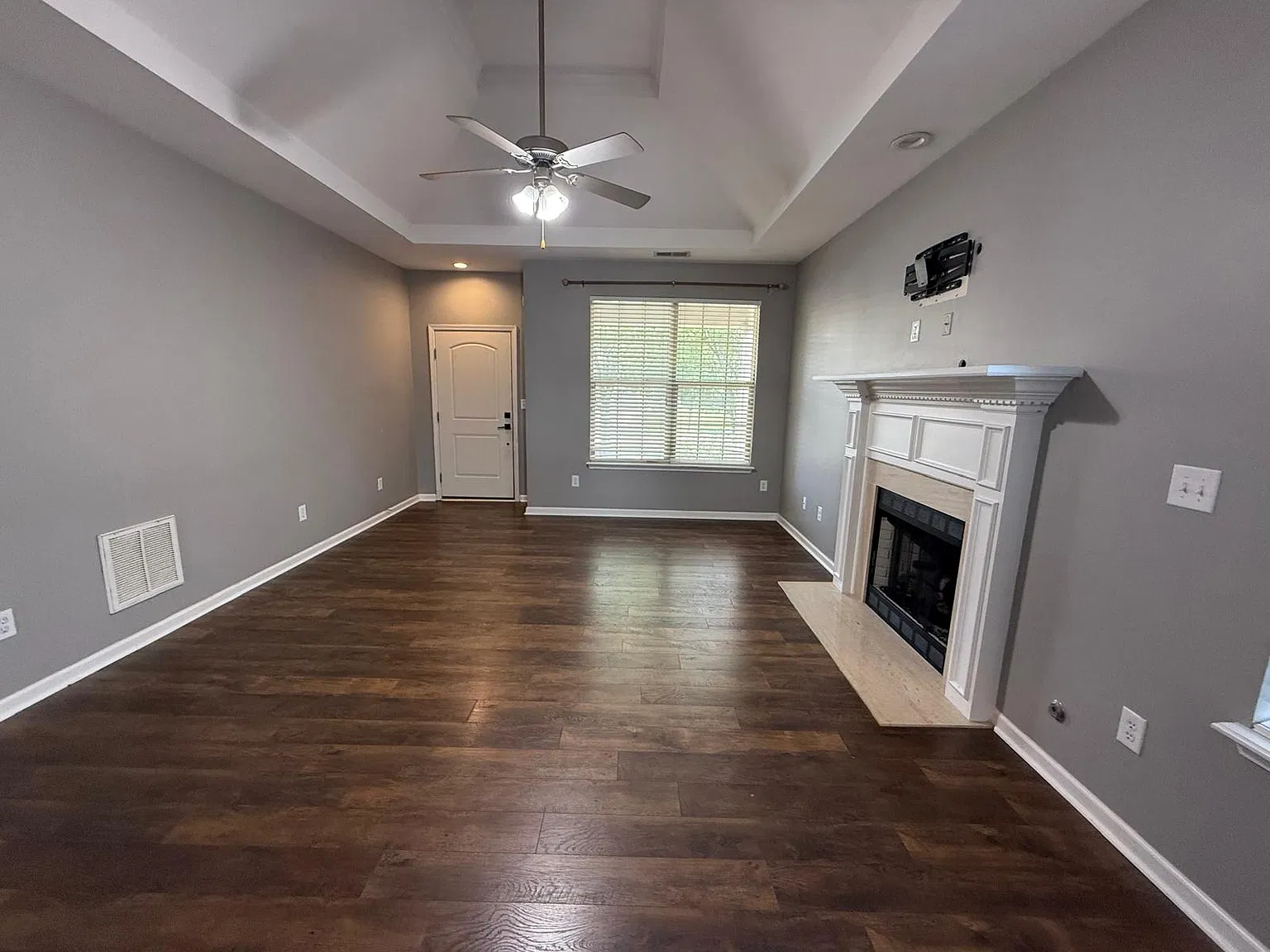 3 bed, 1429 sqft, $2,150 — Photo 3