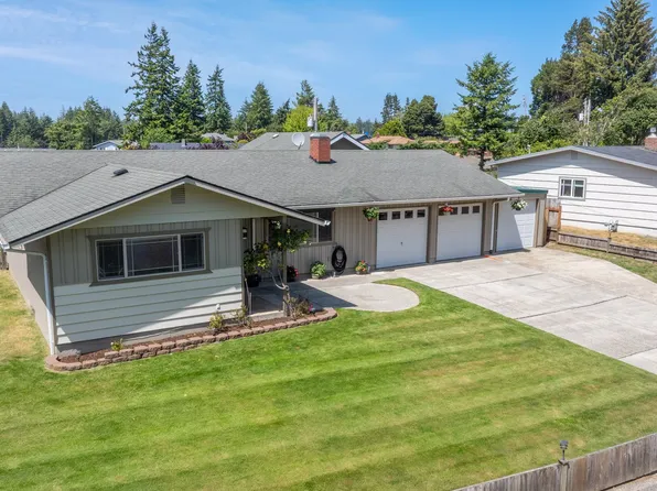 3840 Vista Dr, North Bend, OR 97459