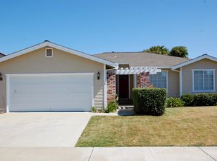 1030 Apricot Ln, Hollister, CA