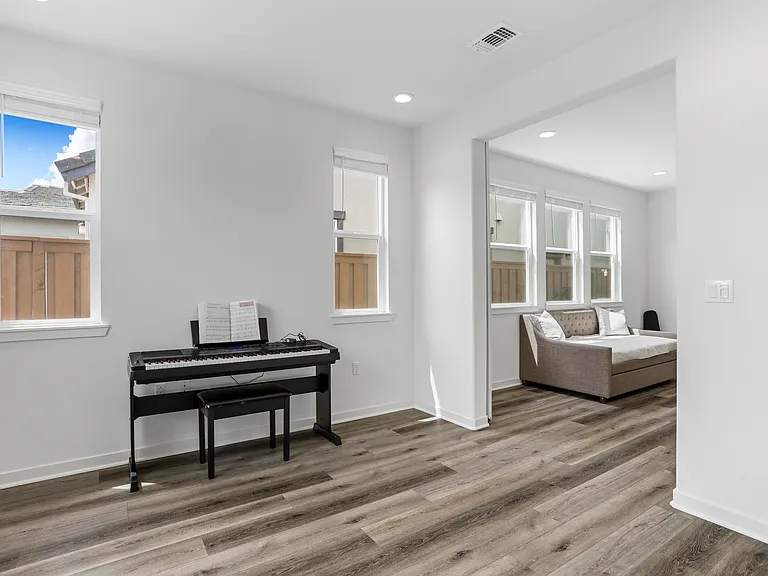 3104 Needham Ave — Photo 3