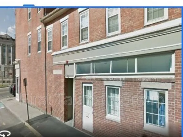 2 Union St APT 5, Taunton, MA 02780